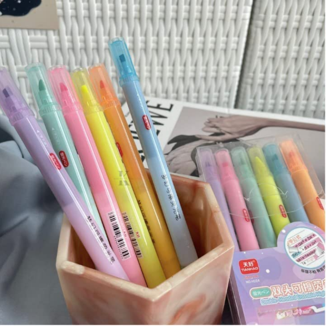 Eraseable highlighter pen