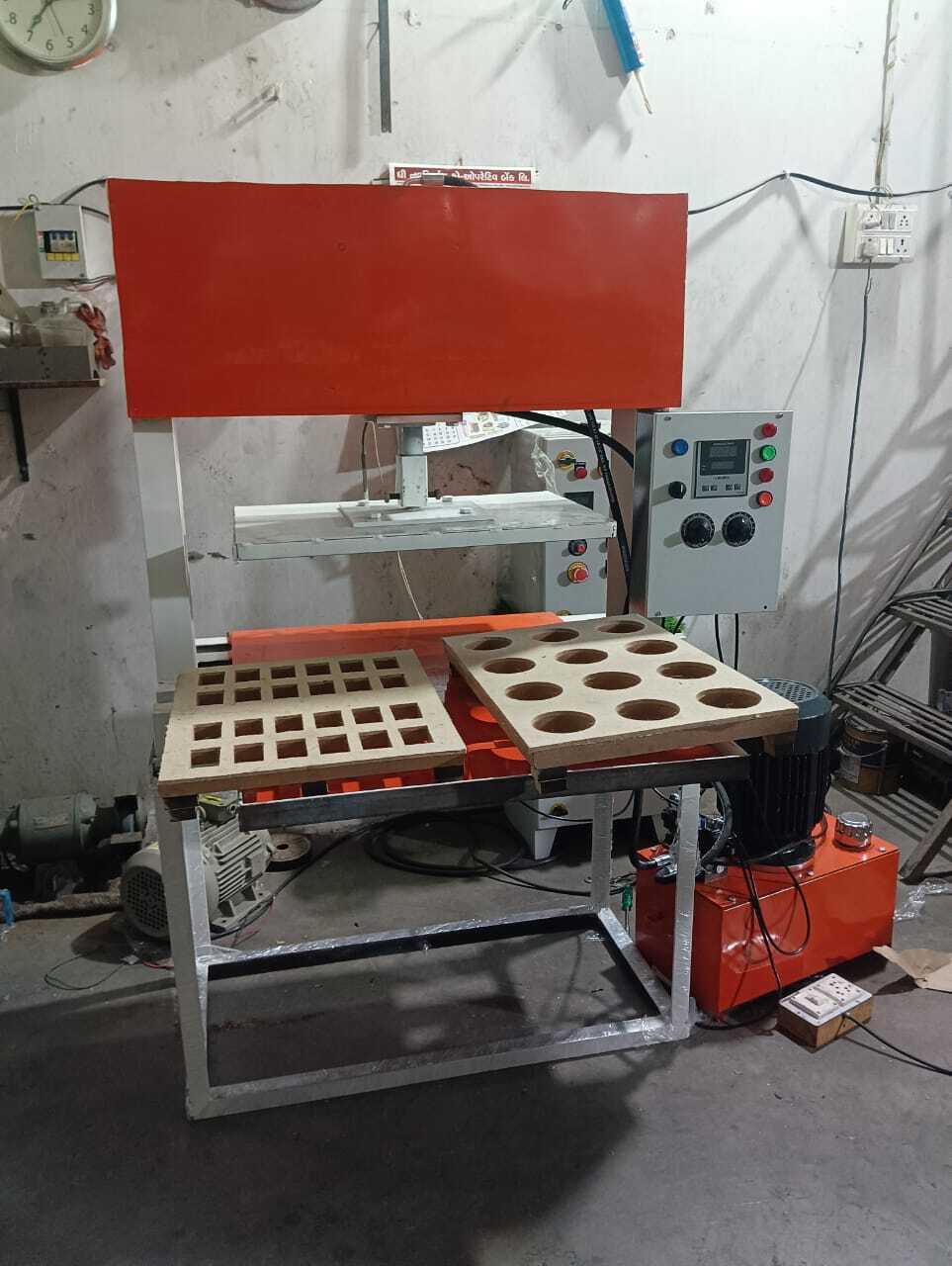 AUTOMATIC SCRUBBER PACKING MACHINE