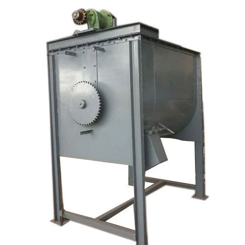 Vertical Poultry Feed Mixer Capacity: 1000 Kg/Hr