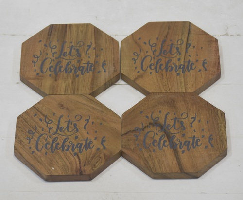 Set of 4 Wooden Coaster With Natural Finish