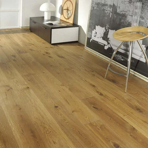 Oak Laminated Wooden Flooring