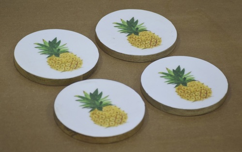 Set of 4 Wooden Coasters With Enamel Finish