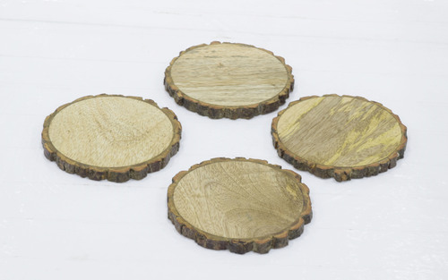 Set Of 4 Wooden Round Coasters With Bark - Color: Brown