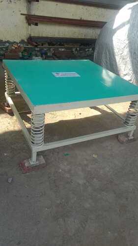 Boundary Wall Vibration Table (4*4) - Size: 4*4