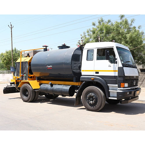 Semi-Automatic Road Construction Bitumen Pressure Distributor Sprayer