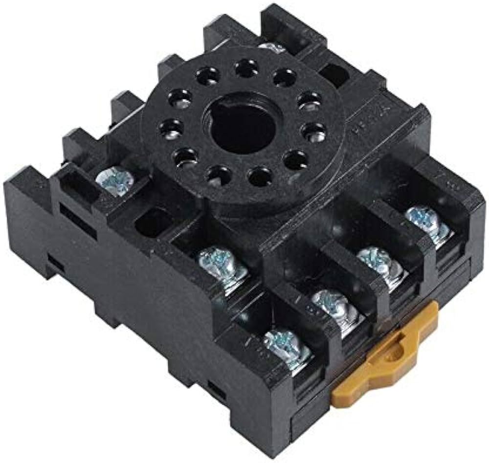 PF113A-E Omron 11 pin Round Relay Base