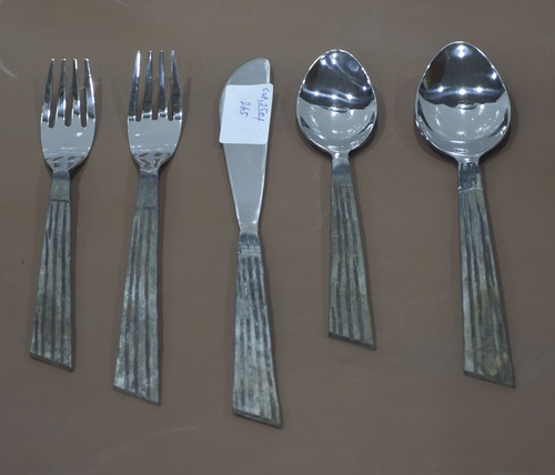 8 Inch New Look Metal Cutlery - Color: Silver