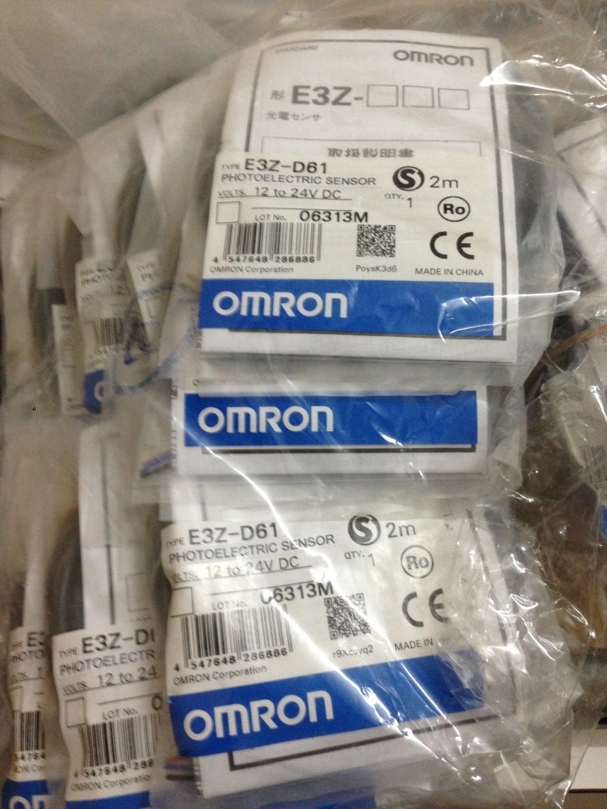 E3Z-D61 2M Omron Photoelectric Sensor