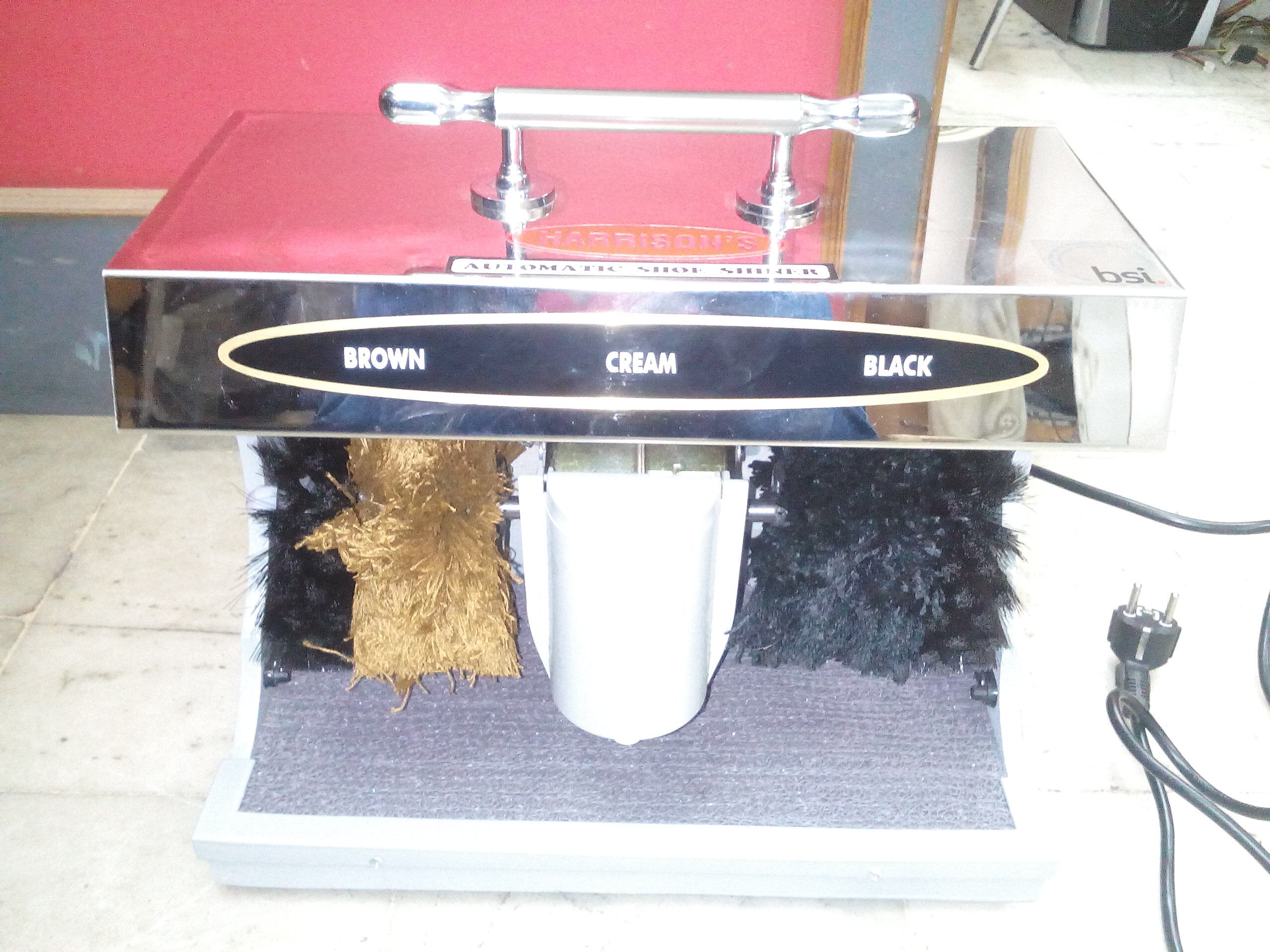 SHOE SHINE MACHINE