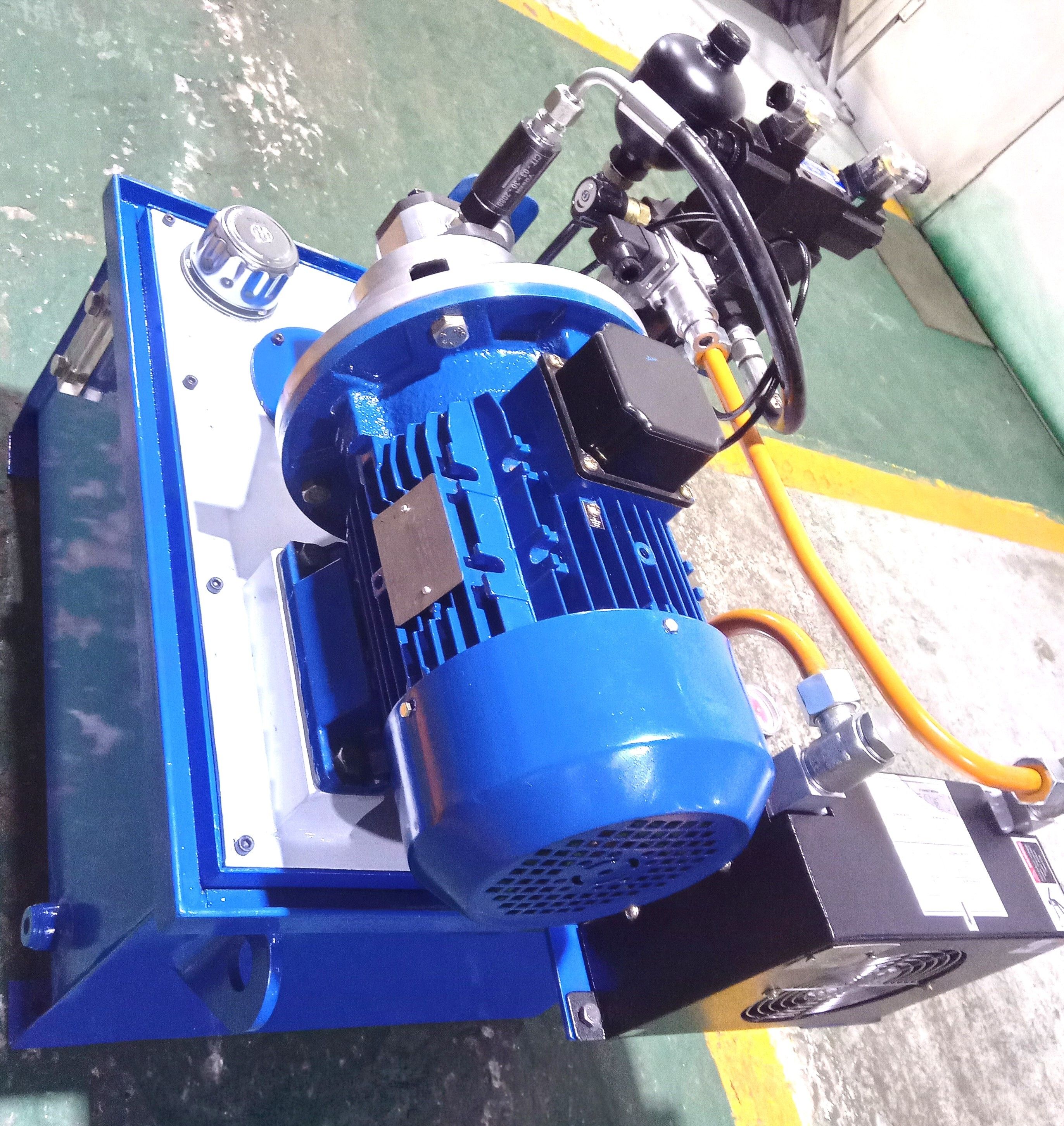 HYDRAULIC POWER PACK FOR CLAMPING AND DECLAMPING