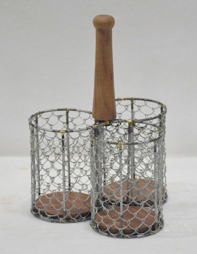 7 Inch Iron Perforated Condiment With Handle