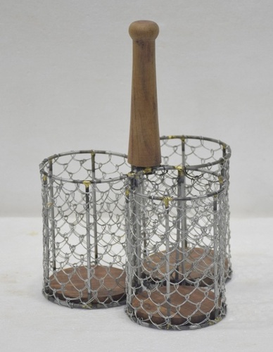 7 Inch Iron Perforated Condiment With Handle