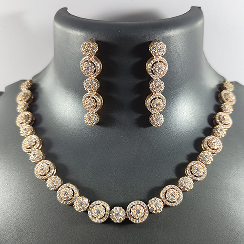 Ladies Trendy Artificial Necklace Set