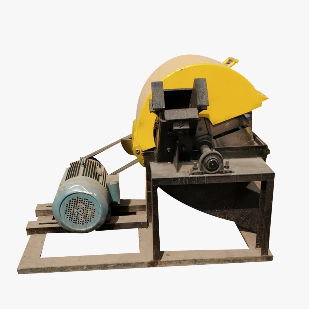 Namibind Wood Crusher and Sawdust Making Machine 15 Hp Motor 200 Kg/hrs Capacity