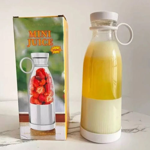 Transparent Plastic Mini Fruit Juicers