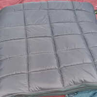 High Quality Sleeping Bag - Color: Silver / Golden