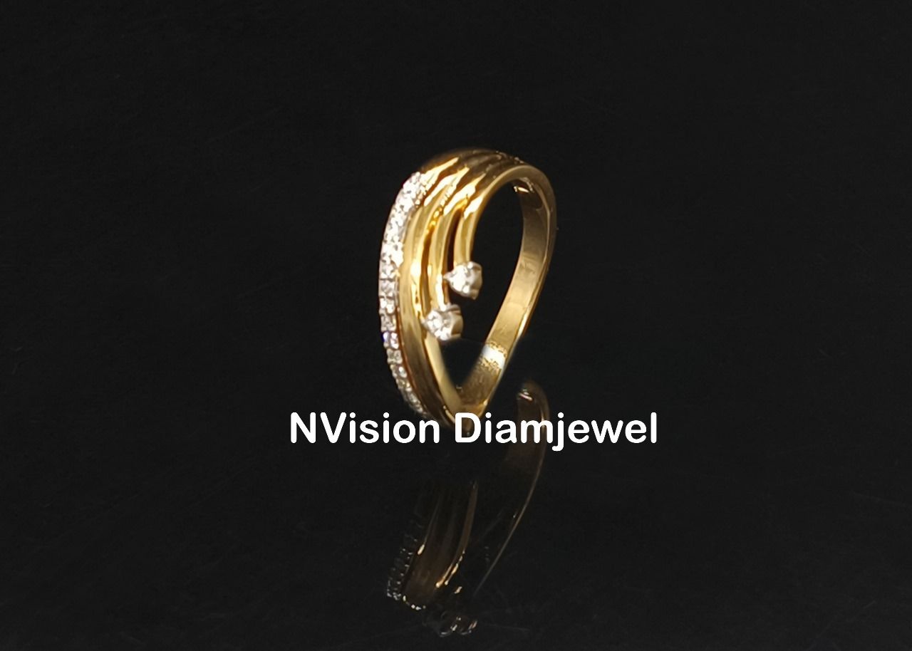 Natural Diamond Growth Inspired Ring
