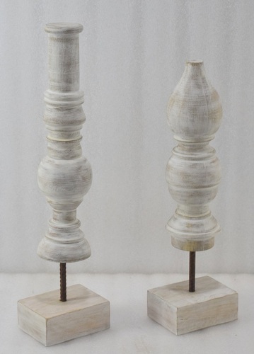 19 Inch Wooden Decorative Items Set With White Wash