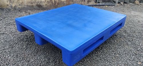 2 & 4 Way Entry Rackable Plastic Pallets - Color: Blue