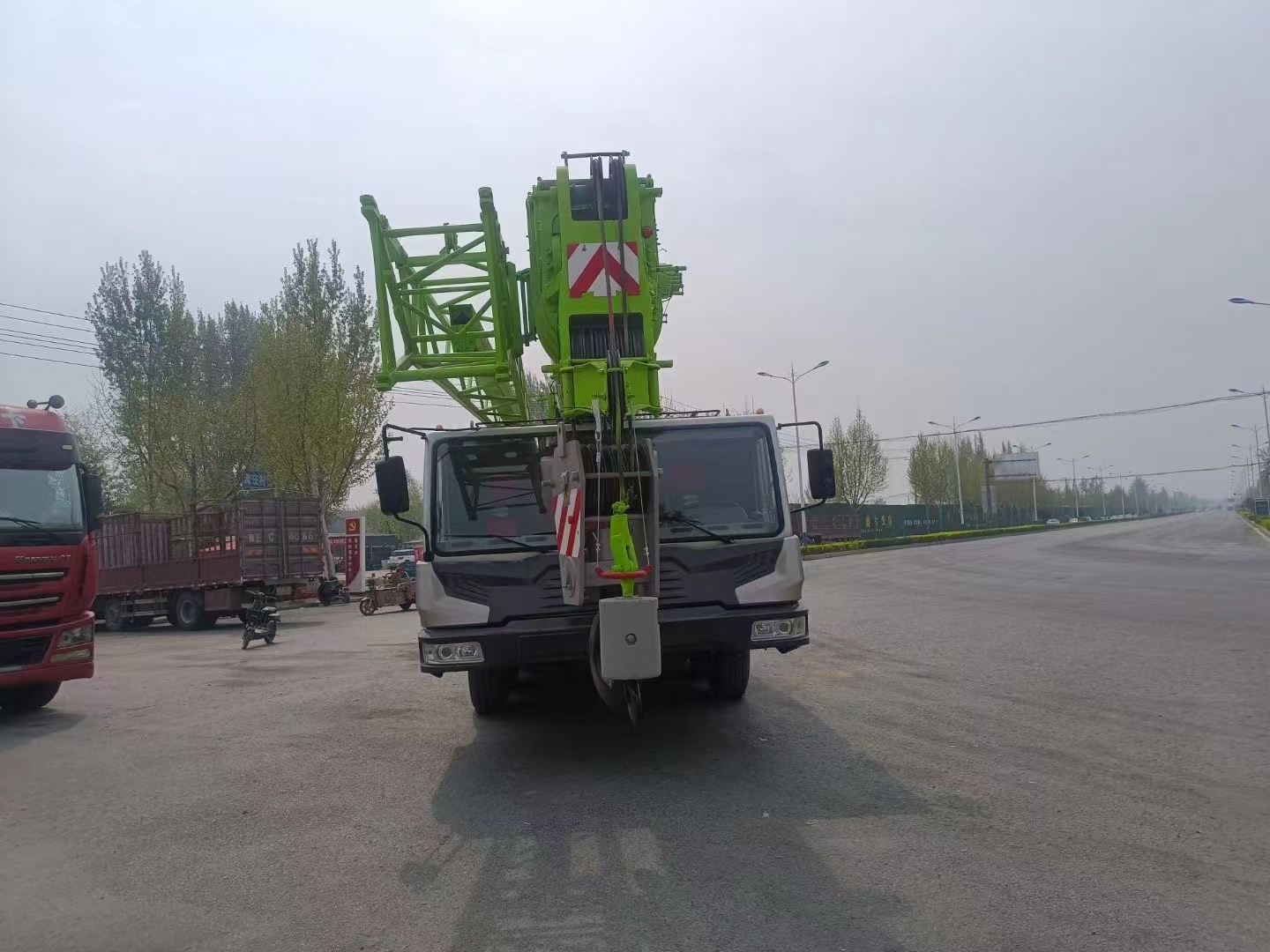 ZOOMLION  ZTC700V  70 TON TRUCK CRANE