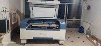 Automatic CO2 Laser Cutting Machine