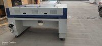 Automatic CO2 Laser Cutting Machine