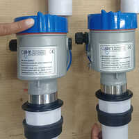 Non-contact Ultrasonic Level Transmitters - Accuracy: 99  %