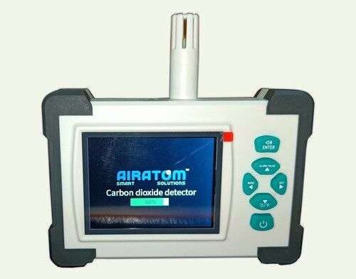 AIRATOM CO2 Meter - ABS, 140x134x33mm | Features PDF Data Export, 3.2" TFT Color Display, 0-9999ppm CO2 Range, 10% Accuracy, Built-in 3.7V Battery