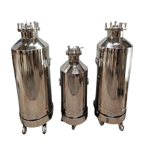 Stainless Steel Pressure Vessel - Various Sizes Available | Sleek Silver Design for Industrial Applications, Brand New Condition