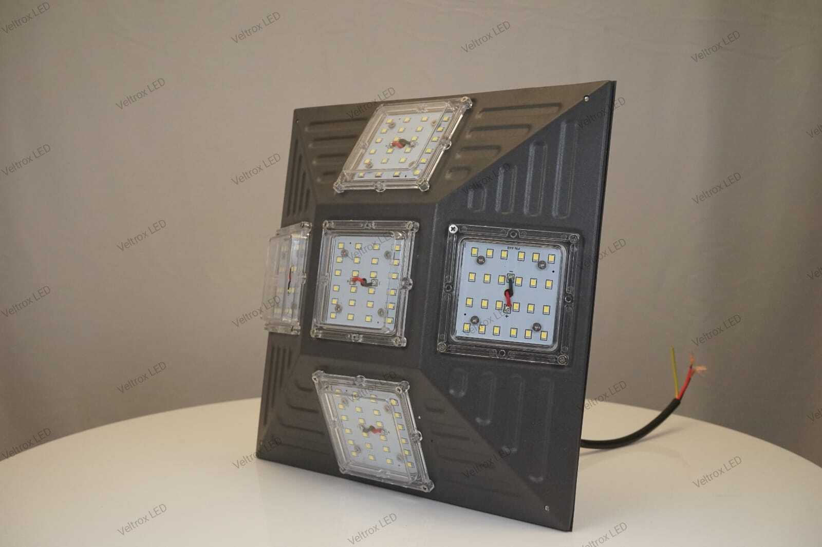 100W LED Pyramid Light