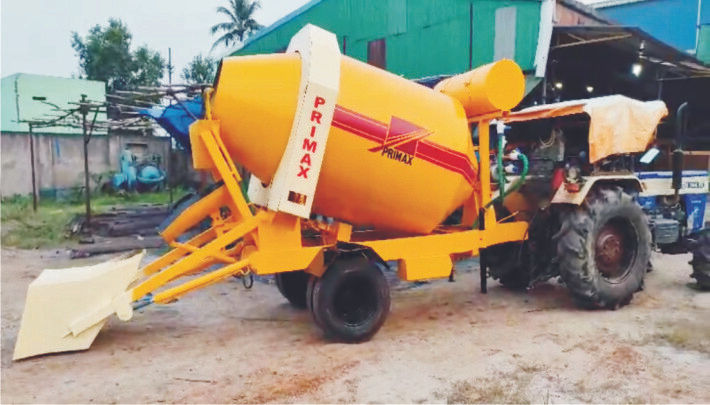 Self Loading Concrete Mixer tractor driven