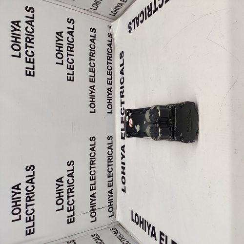 SCHNEIDER SH070/60030/0/0/00/00/00/00/00 SERVO MOTOR