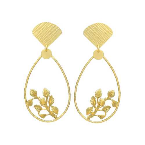 Woman golden drop and leaf earring set