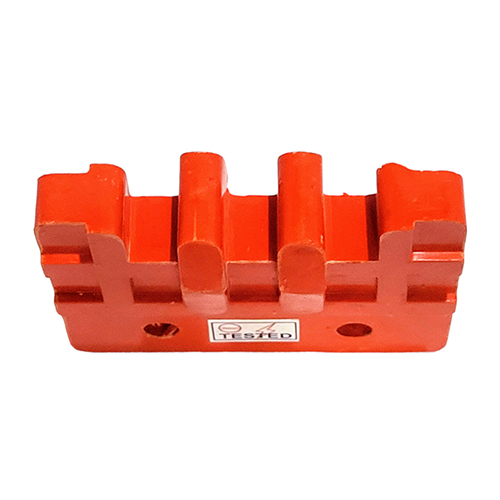 4 Way DMC Moulded Finger Type Busbar Support