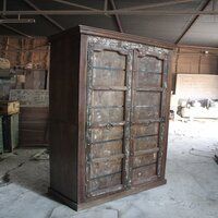 ANTIQUE RUSTIC ALMIRAH