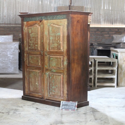 OLD PANEL DOOR ALMIRAH