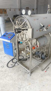 Cylindrical Horizontal Autoclave