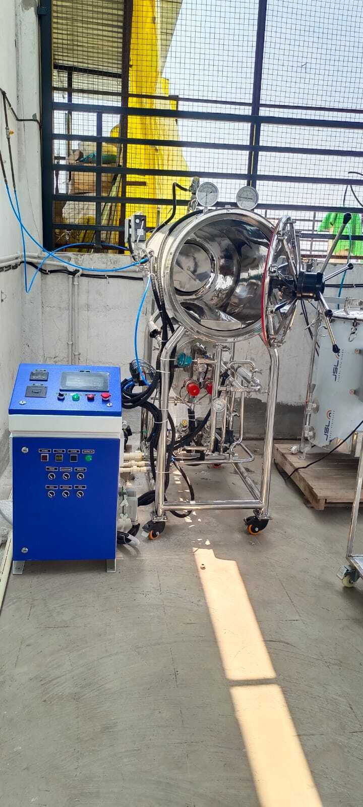 Cylindrical Horizontal Autoclave