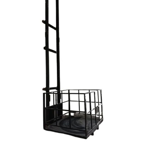 Industrial Hydraulic Goods Lift Load Capacity: 2000  Kilograms (Kg)