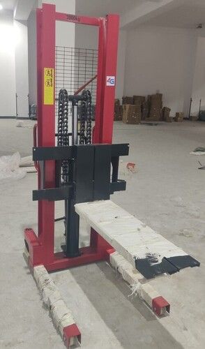 Stacker 3Ton * 1.6Mtr ( H Channel ) - Color: Red & Black