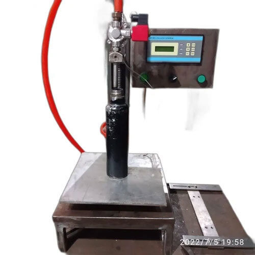 Semi Automatic Liquid Filling Machine