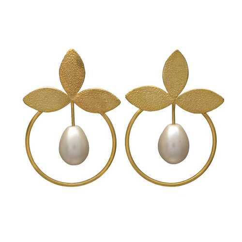 Godden drop round pearl earring