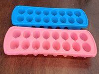 PLASTIC ICE CUBE TRAY 10051