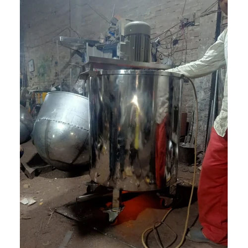 Silver Stainless Steel Liquid Mixing Tank