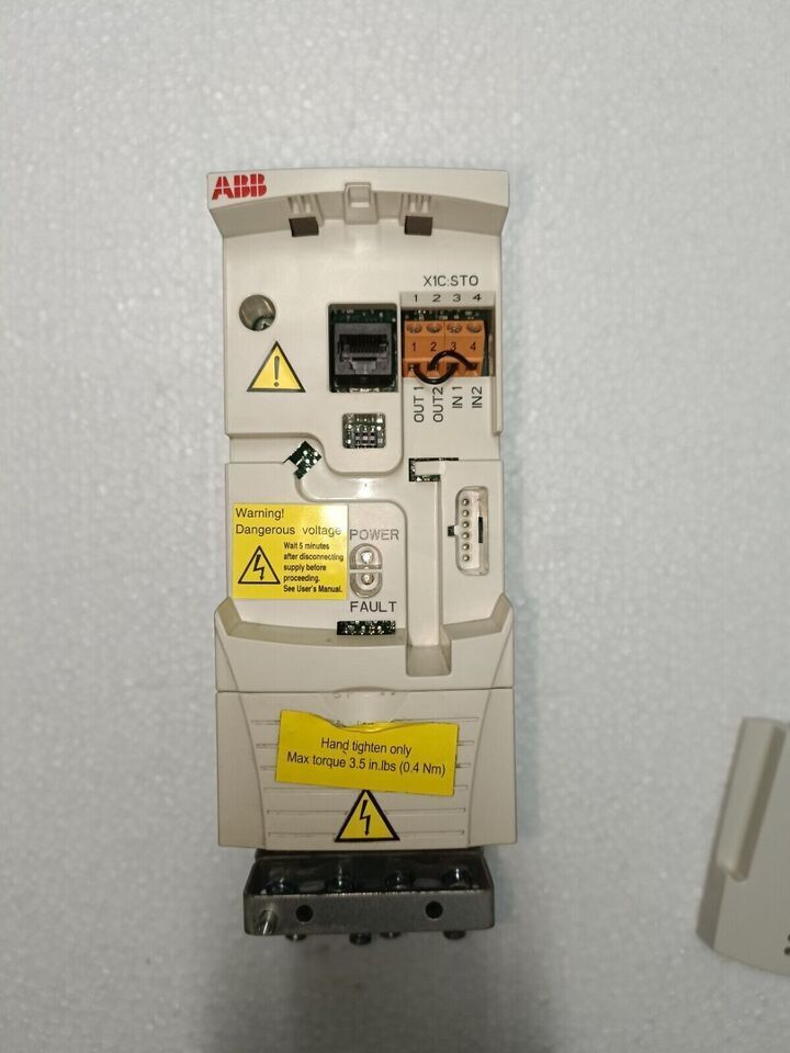 ABB ACS355-03U-02A4-4 3 Phasen 400Ã¢ÂÂ480 V 2,4 A 0,75 kW 1 PS