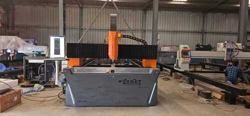 CNC Fiber Laser Cutting Machine 2KW