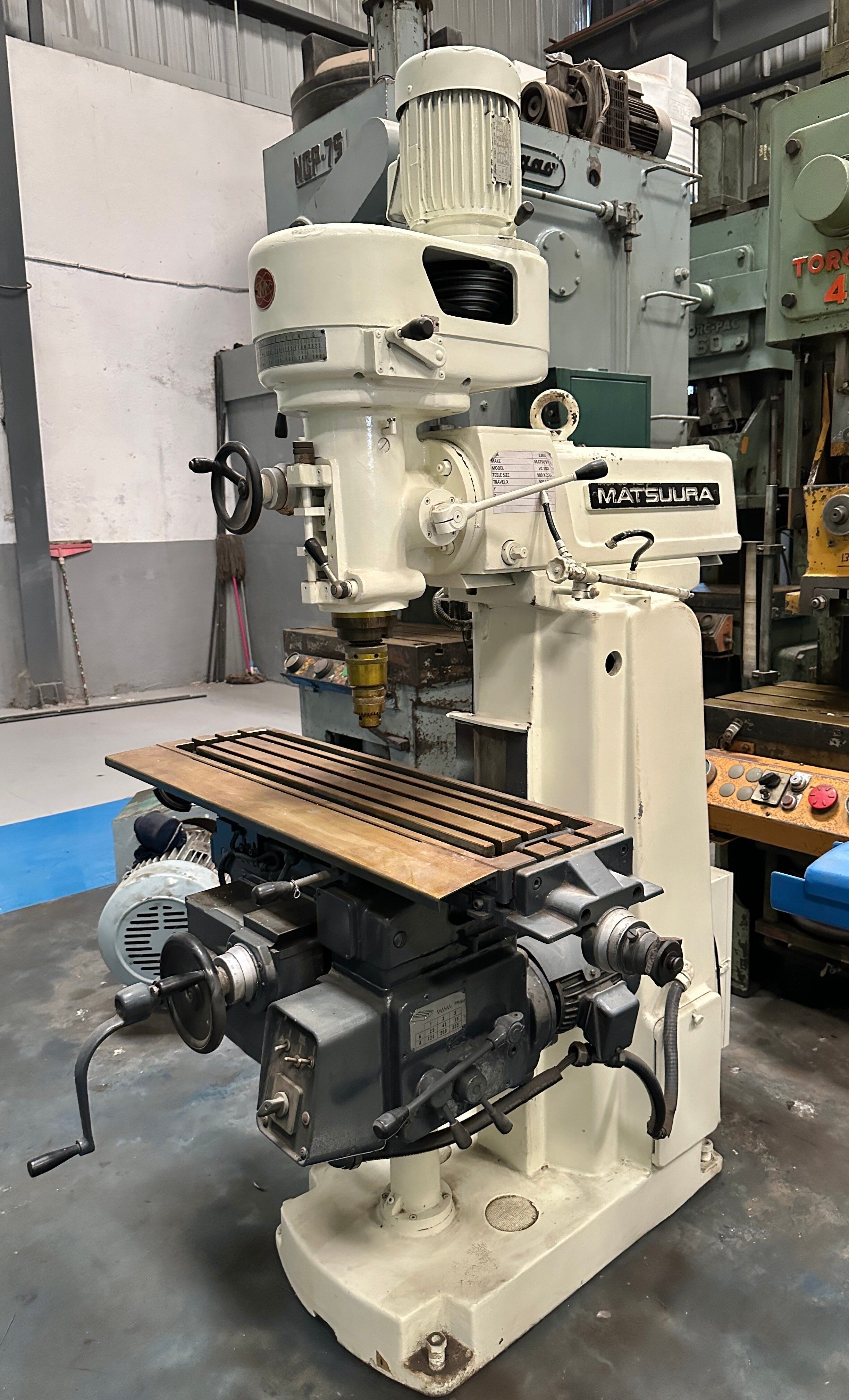 1383 MATSURA VERTICAL TURRET MILLING MACHINE