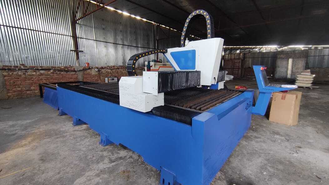 metal sheet fiber laser cutting machine