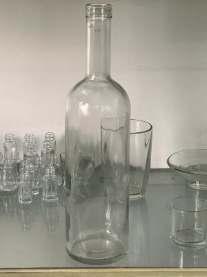 750 Ml Glass Vo-Dka Bottle Cork Finish - Shape: Round