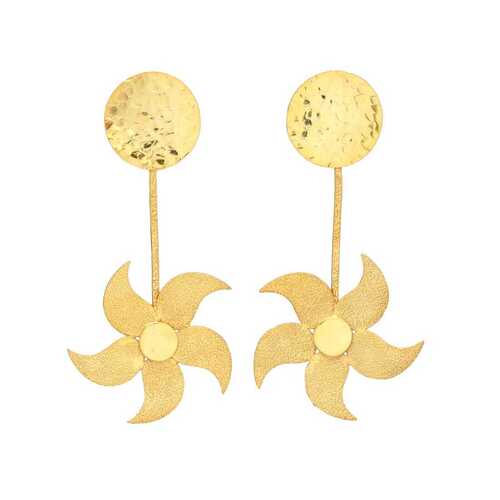 Woman gold plated fan drop earring